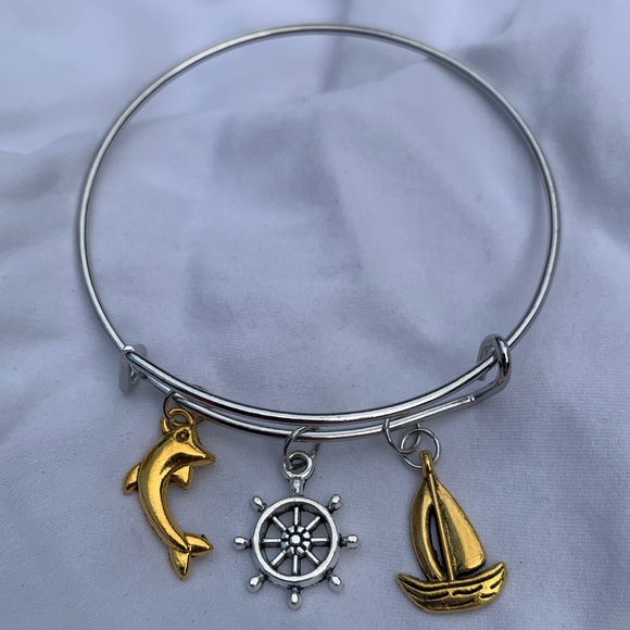 Brand New! Handmade! Adjustable Charm Bangle Bracelet! - Picture 4 of 4